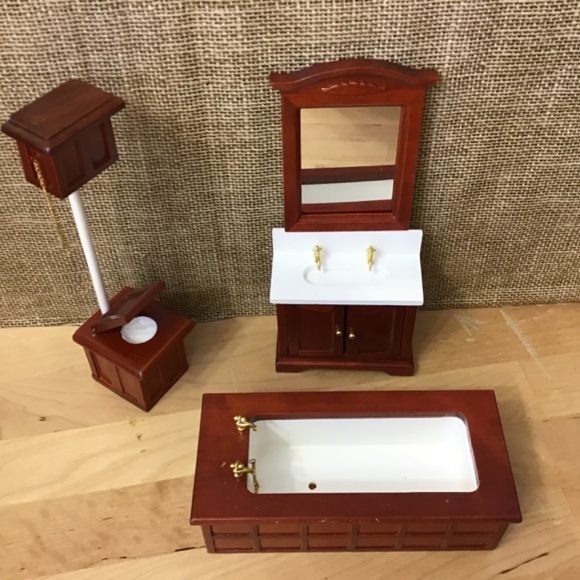 Dollhouse Miniature Bathroom - Picture 2 of 12